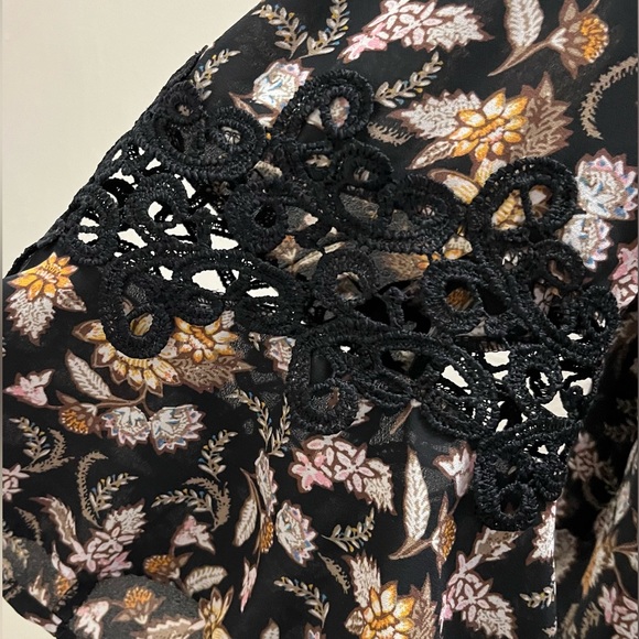 Zac & Rachel woman chiffon blouse in black with yellow, tan leaf pattern in 3X. - Picture 2 of 7